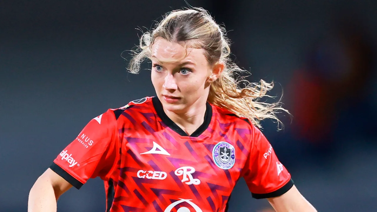 Lucy Ortiz recibe insólito pedido de un aficionado.