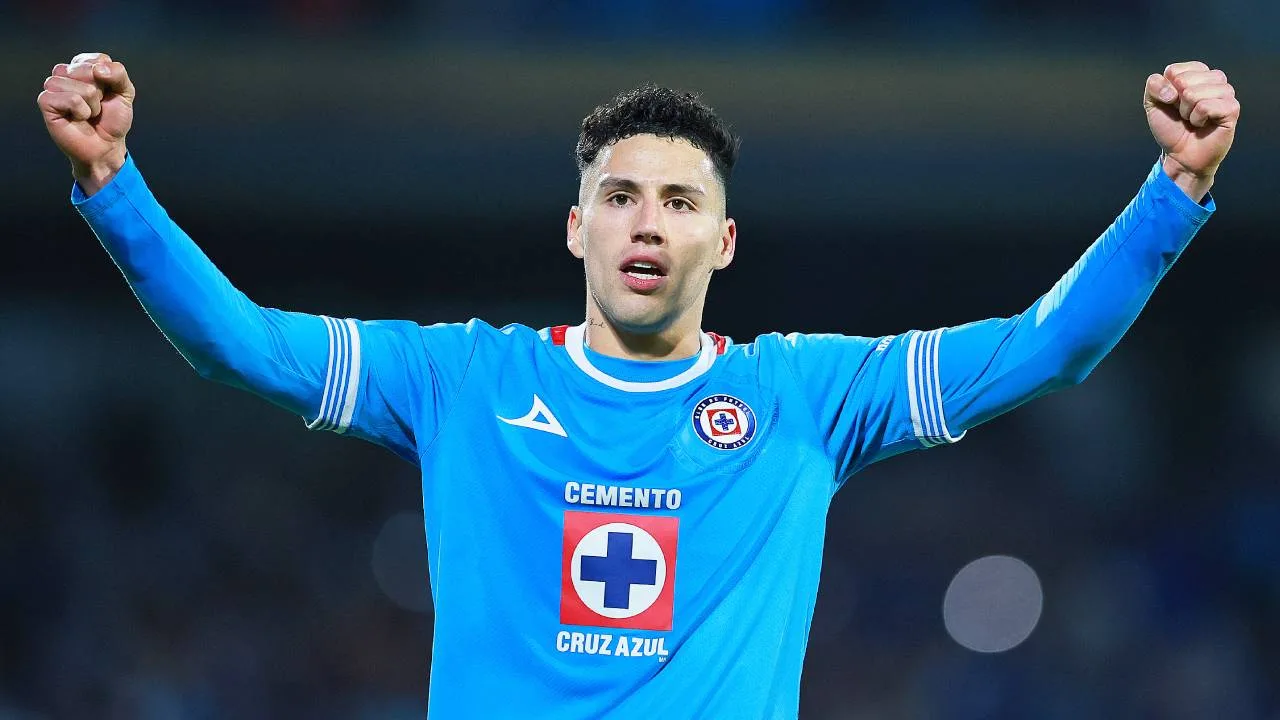 PAOK mejora oferta por Jorge Sánchez y Cruz Azul busca reemplazo