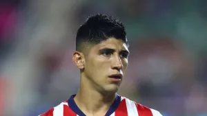 El drama de Chivas y Alan Pulido toma nuevo giro gracias a Gabriel Milito