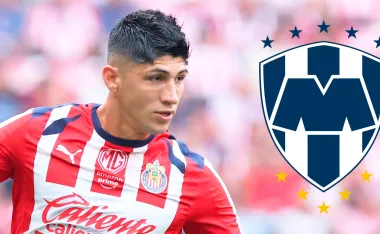 En uno de los movimientos más caóticos de este invierno para Chivas, parece que el futuro de Alan Pulido ya estaría definido.
