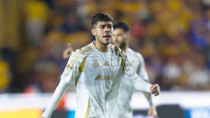 Tigres ofrece a Querétaro a Bernardo Parra para el Clausura 2026 y la hinchada arde ante tal decisión