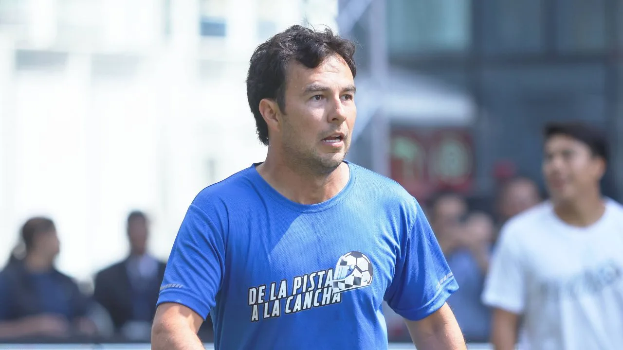 Checo Pérez, piloto de Fórmula 1 para Cadillac. 