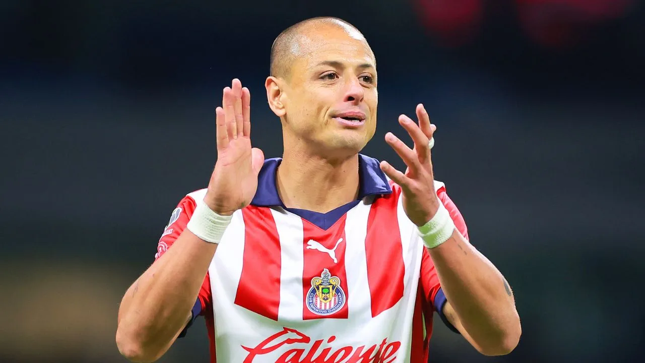 Chicharito Hernández se burla de Chivas y su amarga eliminación del Apertura 2025.
