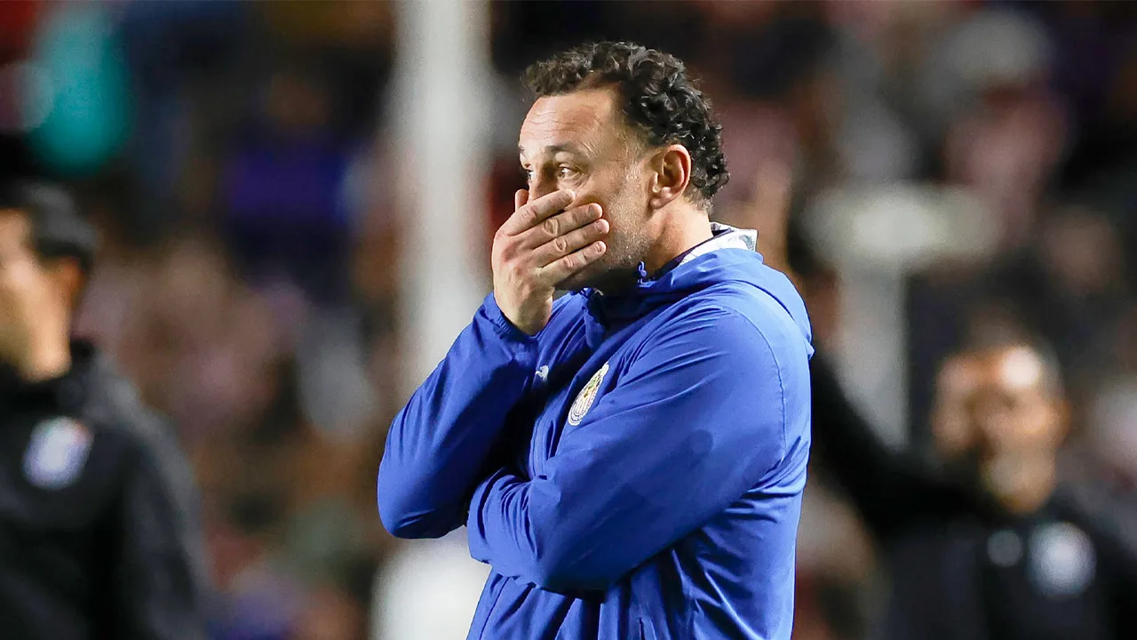 La inesperada baja que sufre Chivas para el Clausura 2026 y sacude a la afición En las últimas horas se reveló que habría una importante pérdida para las Chivas de Guadalajara en el Clausura 2026.