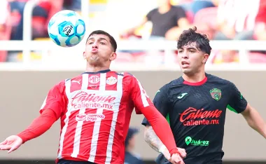 En uno de los juegos más esperados, el Chivas vs Juárez promete grandes emociones en la casa de los Bravos. Checa horario y cómo verlo.