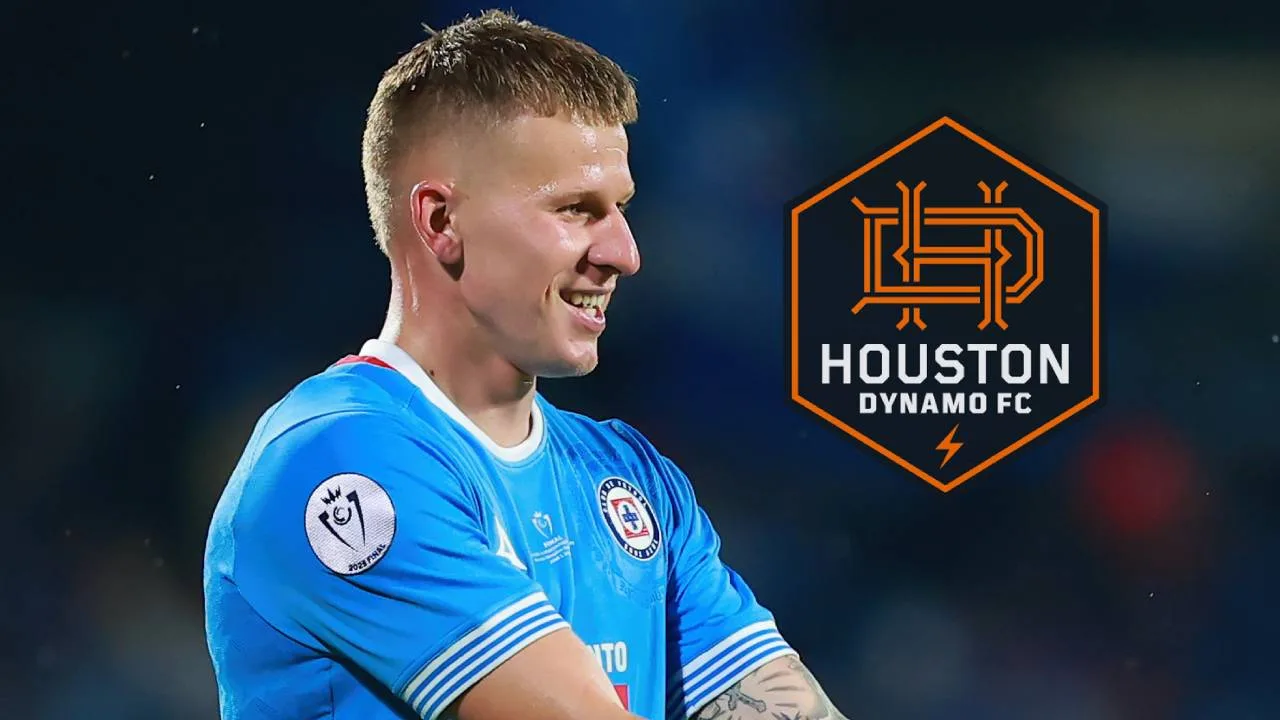 Mateusz Bogusz, aún jugador de Cruz Azul.