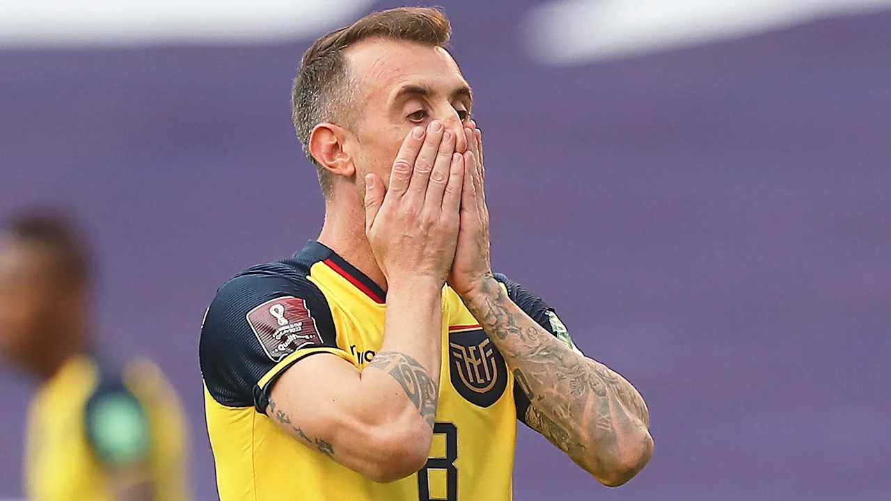 El futbolista Damián Díaz cambió de equipo y lo presentaron como una figura, pero cometió un inesperado error.