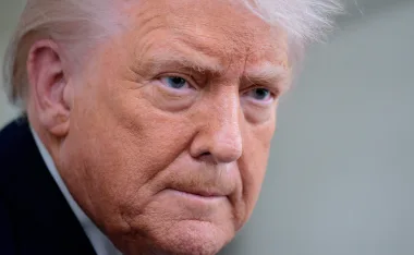 En medio de tensiones políticas, Donald Trump descartó estar presente en el Super Bowl y no sólo eso, le tiró a los artistas.