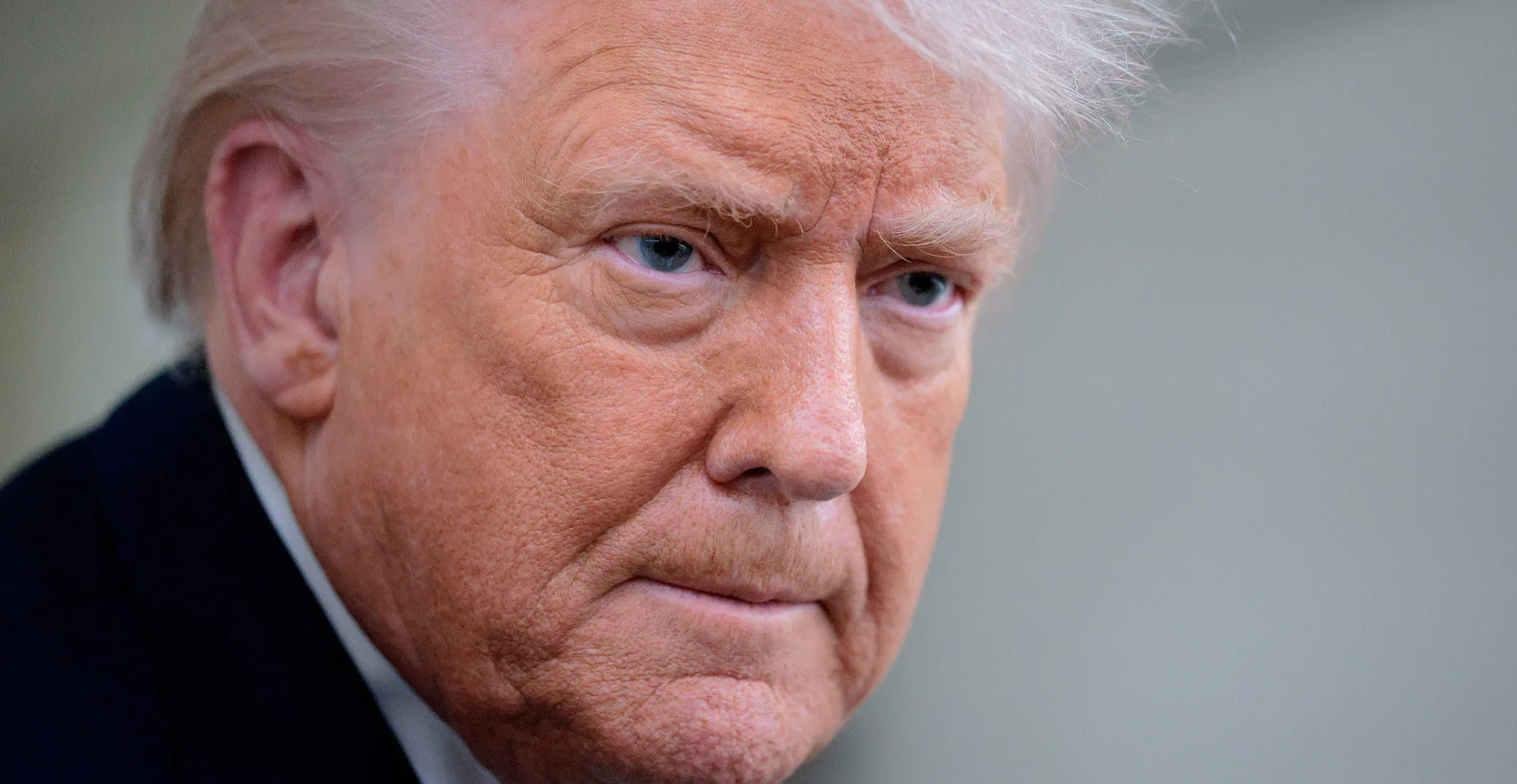 En medio de tensiones políticas, Donald Trump descartó estar presente en el Super Bowl y no sólo eso, le tiró a los artistas.