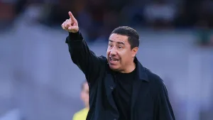 Pumas pierde en pretemporada y Efraín Juárez estalla: El grosero gesto que tuvo con el rival