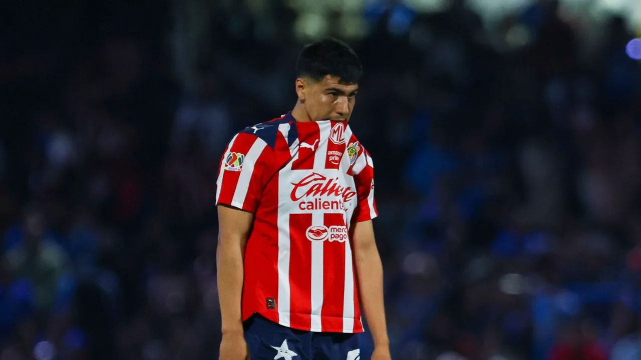Érick Gutiérez, jugador de las Chivas. 
