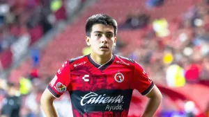 Gilberto Mora de Tijuana desata el temor de Fernando Morientes quien se preocupa por su futuro