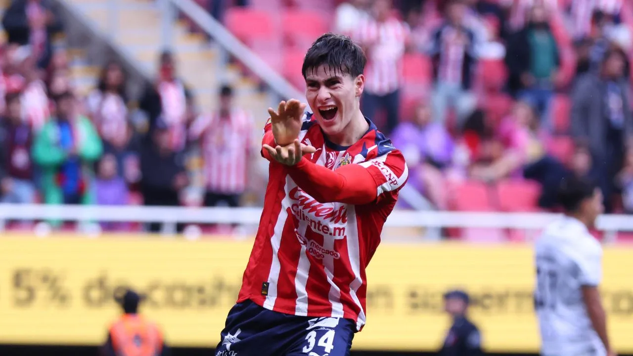Hormiga González, jugador estrella de Chivas. 
