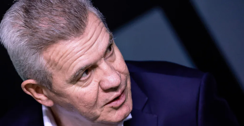 En medio de su conferencia previa al México vs Panamá, un llamado interrumpió a Javier Aguirre y su reacción se volvió viral.