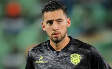 Con una extensa trayectoria en el fútbol nacional, se reveló que Javier Salas probará suerte en Sudamérica en 2026.