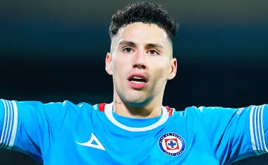 En un mercado de invierno con varias bajas, Cruz Azul podría sufrir una nueva salida con Jorge Sánchez. ¿Se va de Liga MX?