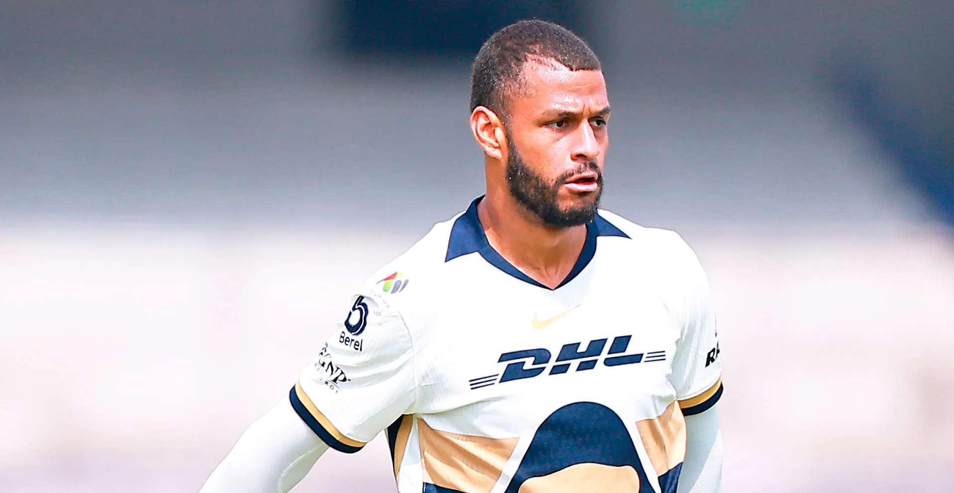 En el estreno del Clausura 2026, una equivocación le costó caro a Pumas y la afición no perdonó a José Caicedo.