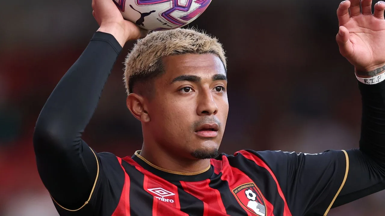 Julián Araujo, actual jugador del Bournemouth. 