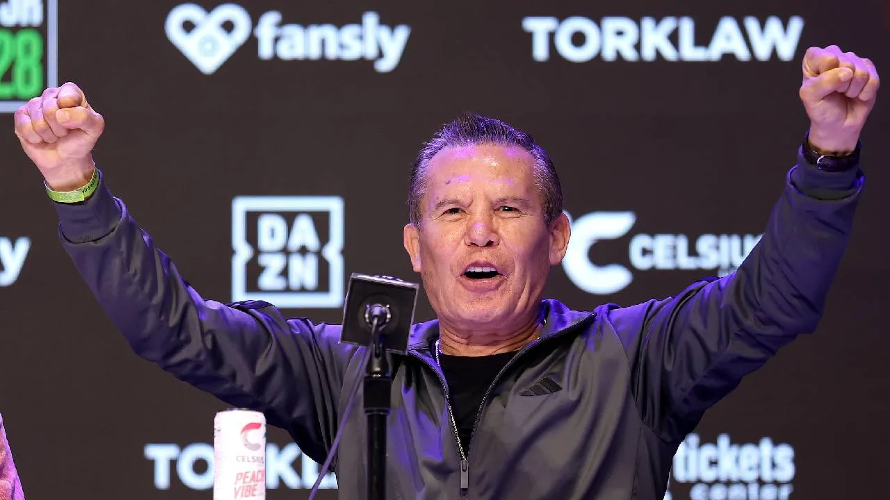 Julio Cesar Chávez, legendario boxeador mexicano.