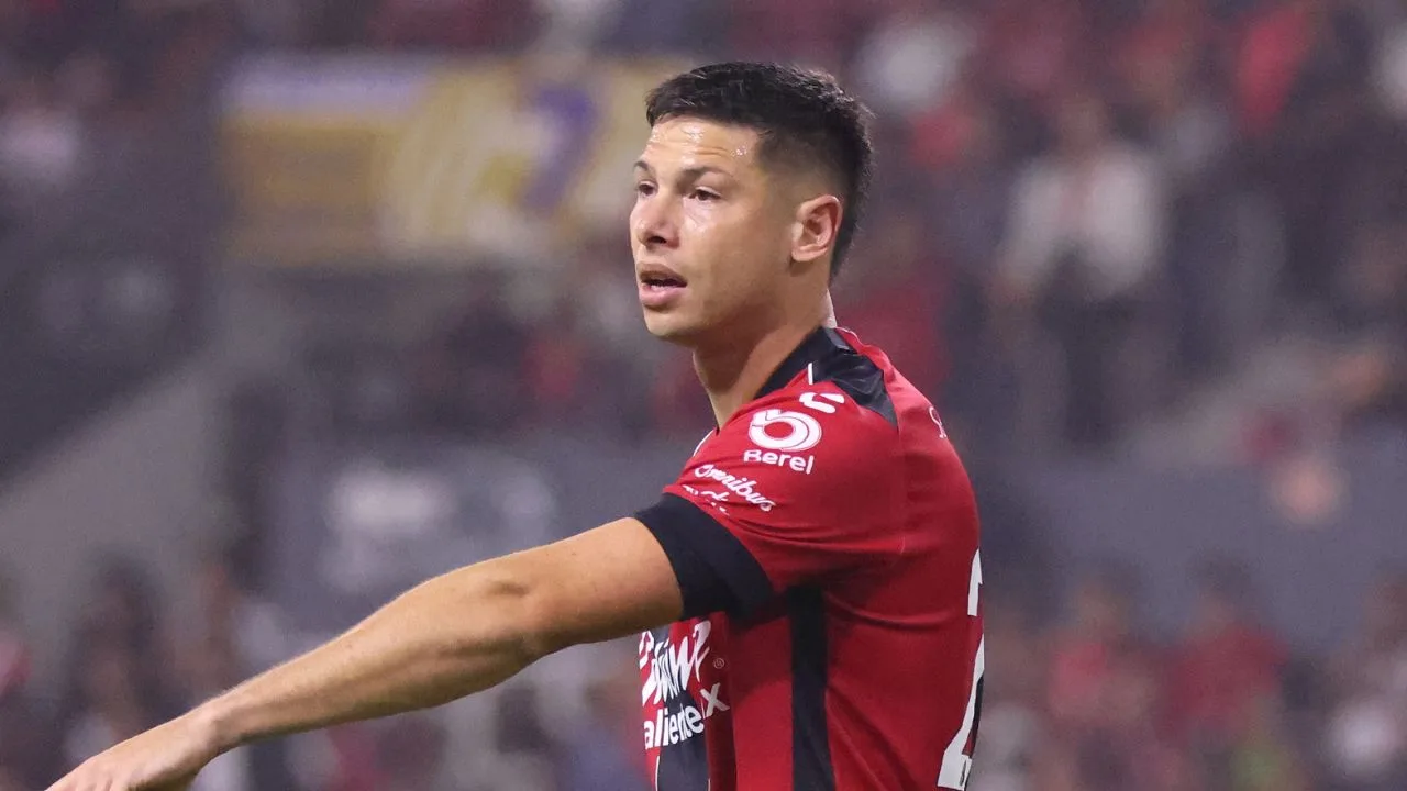 Manuel Capasso, defensa del Atlas. 