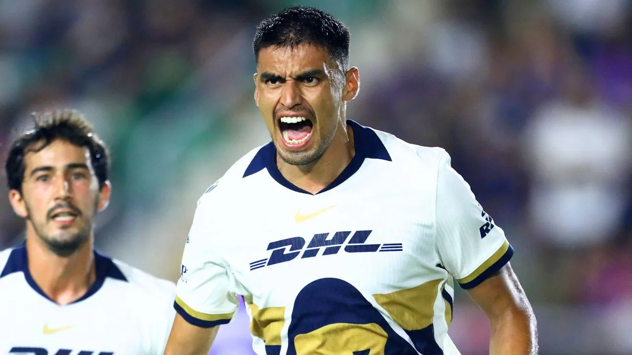 Memote Martínez siente pasos en la azotea y da sorpresa a Efraín Juárez en el Pumas vs León.