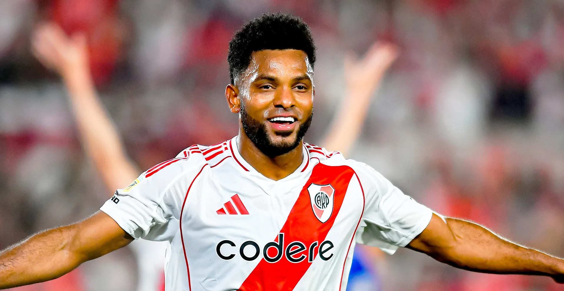 Mientras espera por la oficialización con la Máquina, el goleador Miguel Borja no se olvida de su pasado. ¿Qué hizo el colombiano?