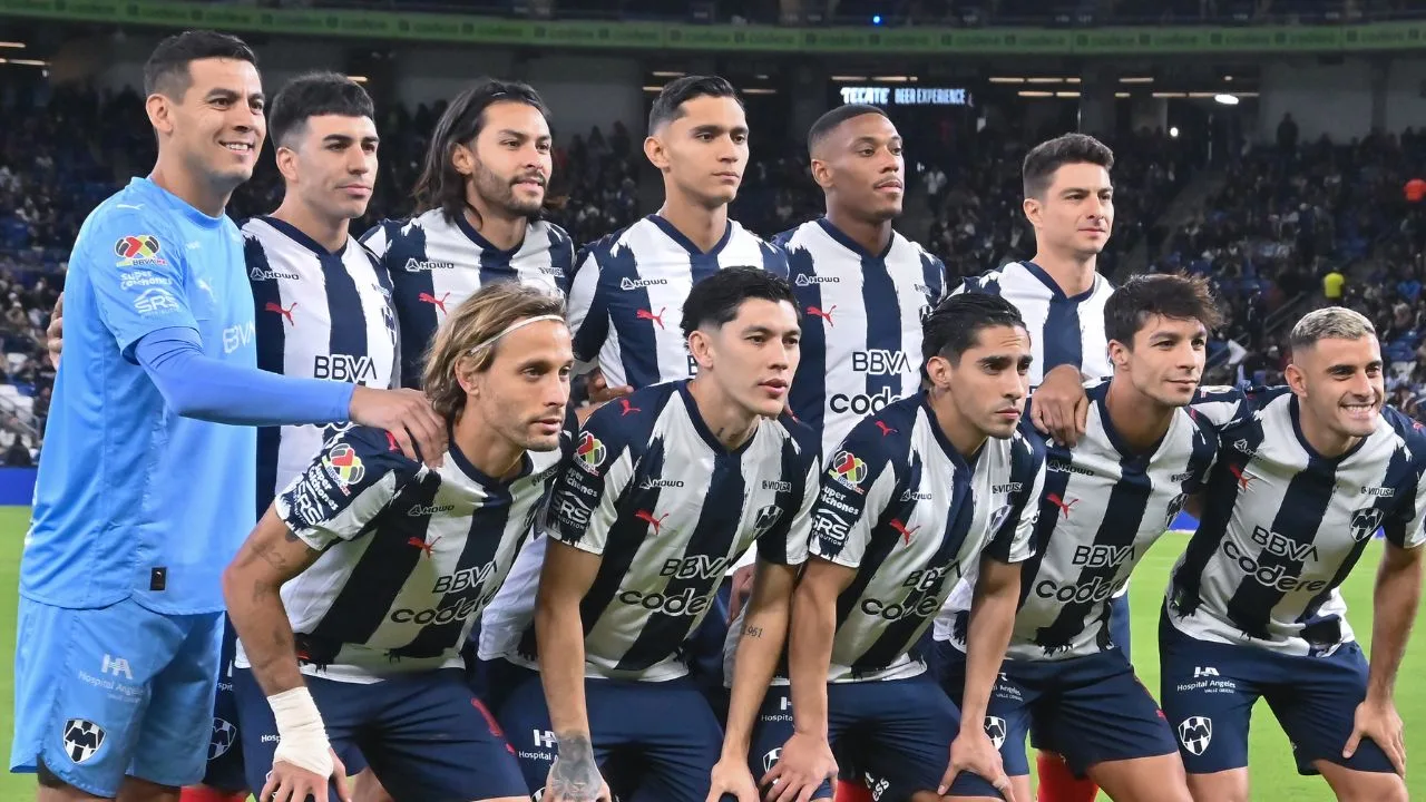 Jugadores del Monterey, previo a su duelo con el Toluca en la Jornada 2. 