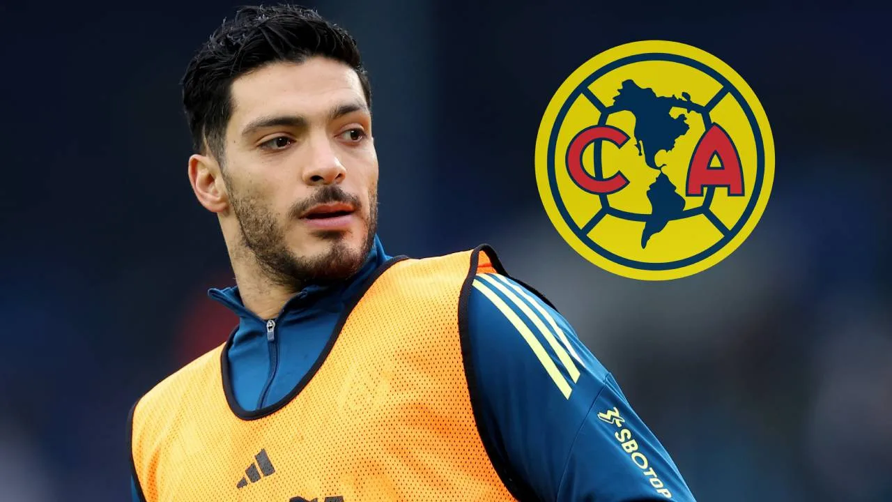 Raúl Jiménez, delantero mexicano.