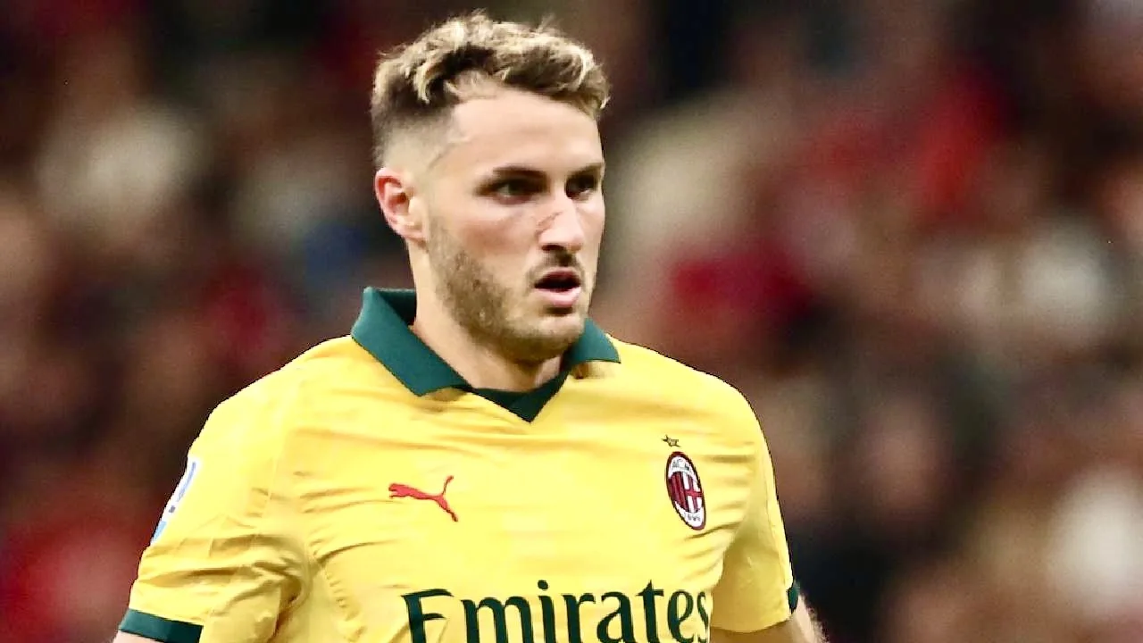 Santiago Giménez, delantero mexicano.