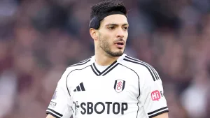 Raúl Jiménez destaca con Fulham y recibe tremendo elogio de Liverpool