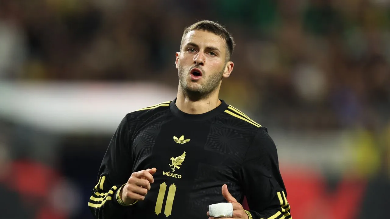 Santiago Gimenez, jugador del AC Milan y de la Selección Mexicana. 