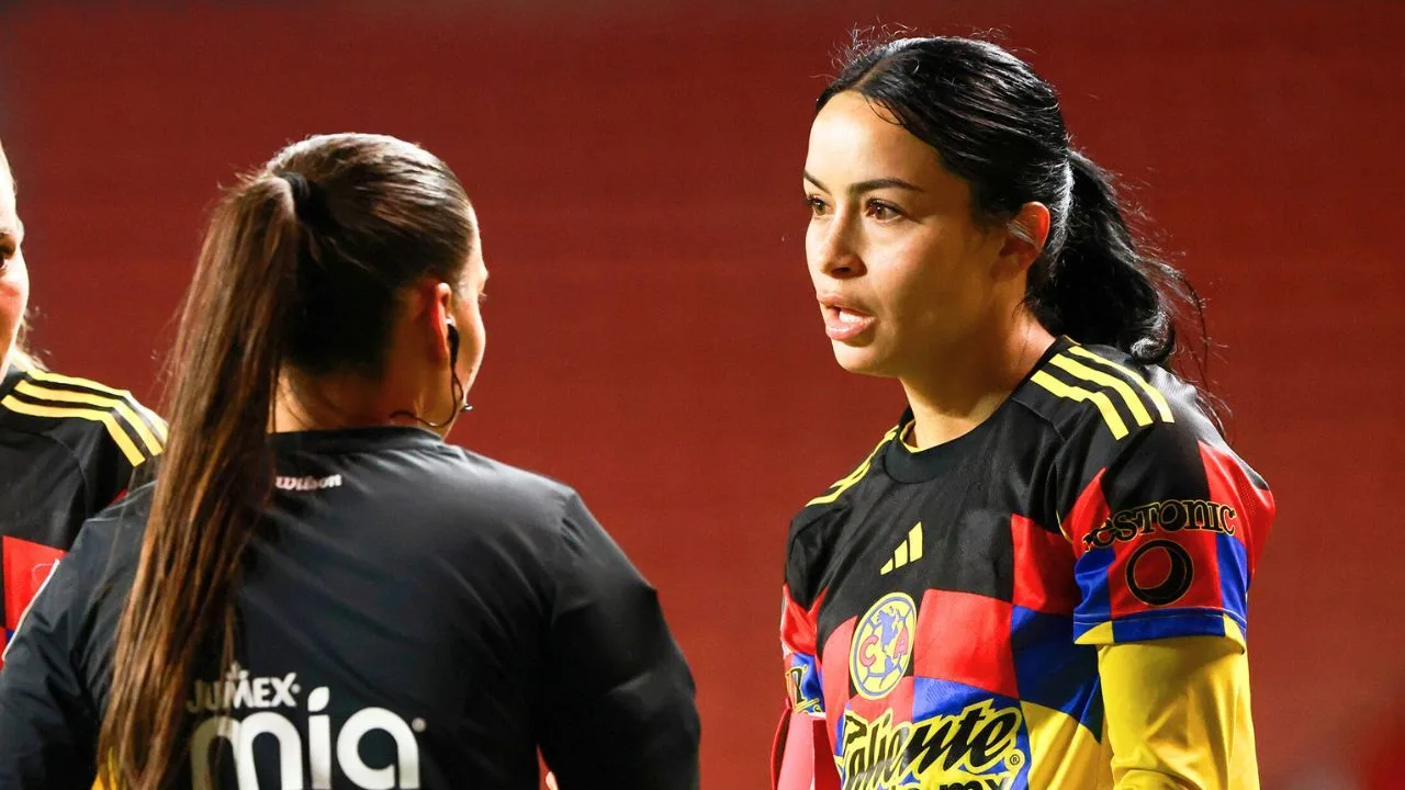 Scarlett Camberos ‘estalla’ contra el arbitraje tras el América vs Tijuana que le dejó impactante herida.