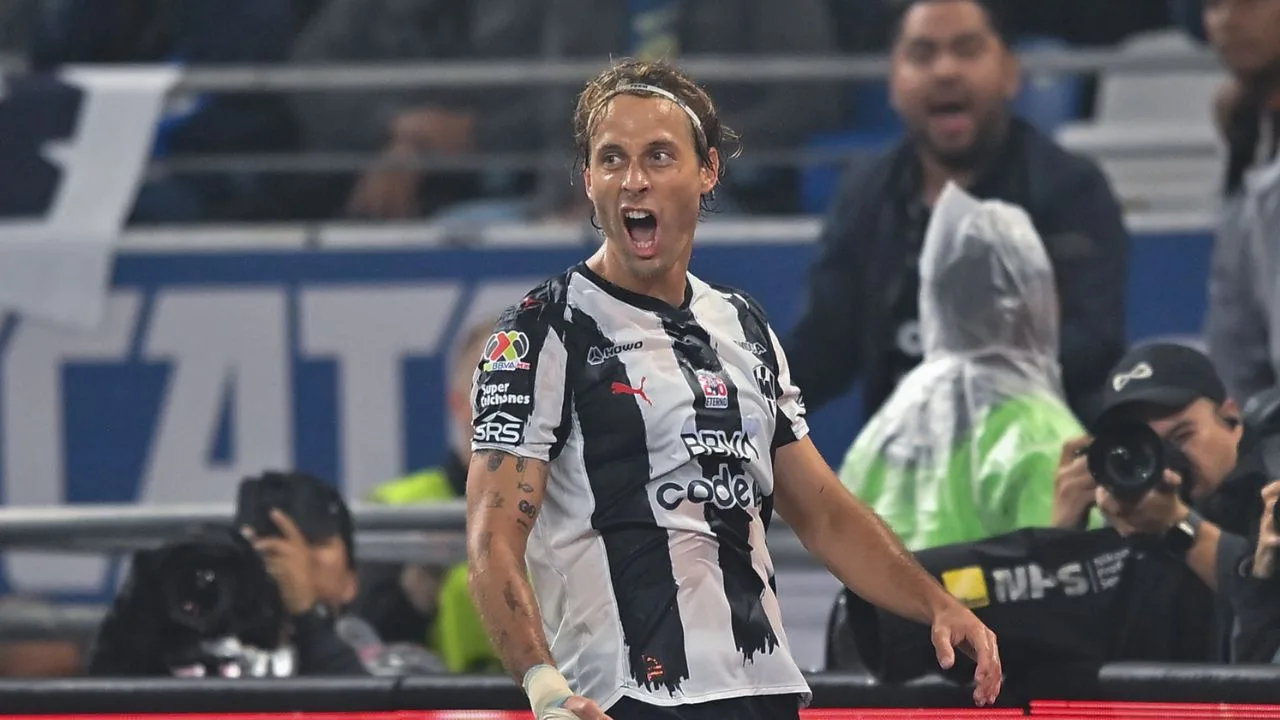 Sergio Canales, jugador de los Rayados de Monterrey. 