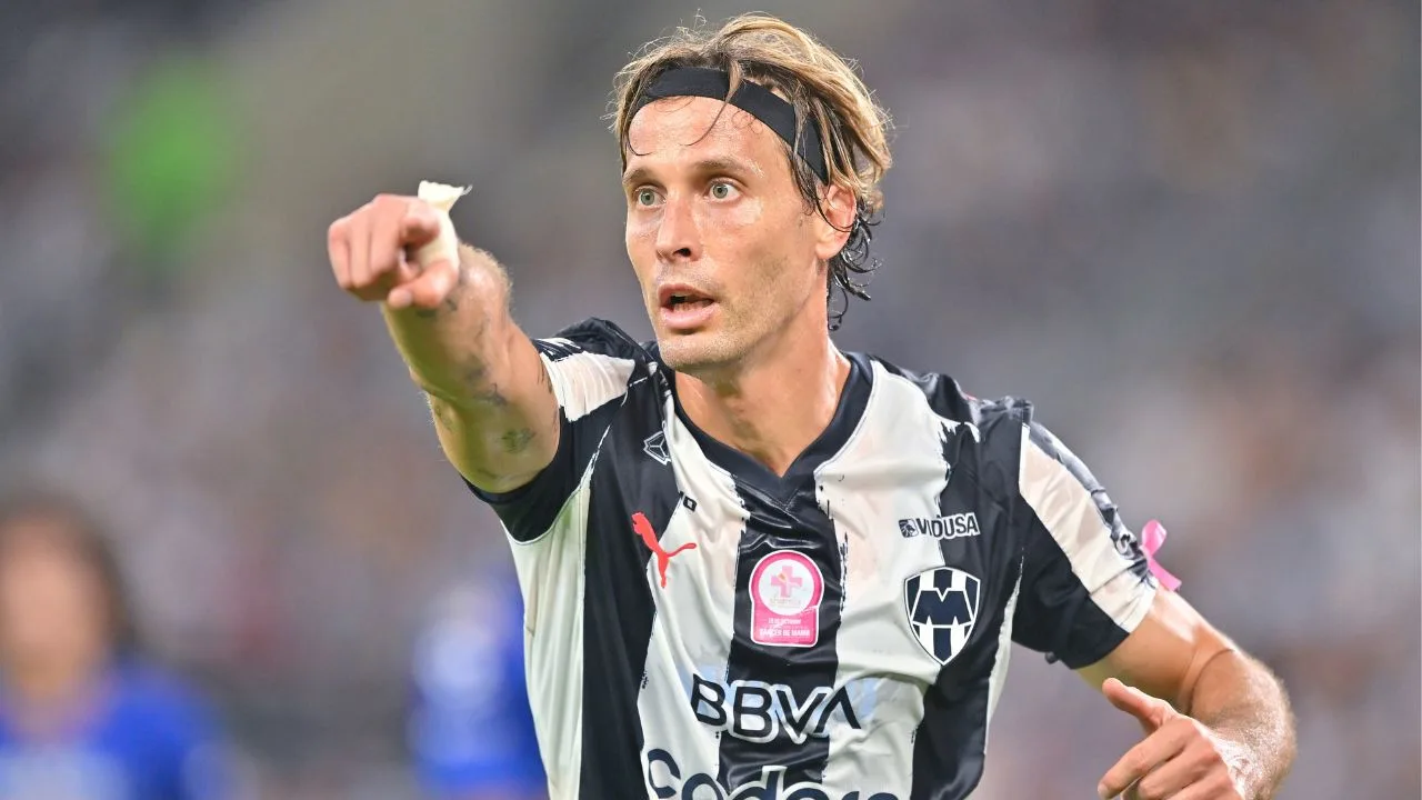 Sergio Canales revela su talento oculto y sorprende a Rayados de Monterrey.