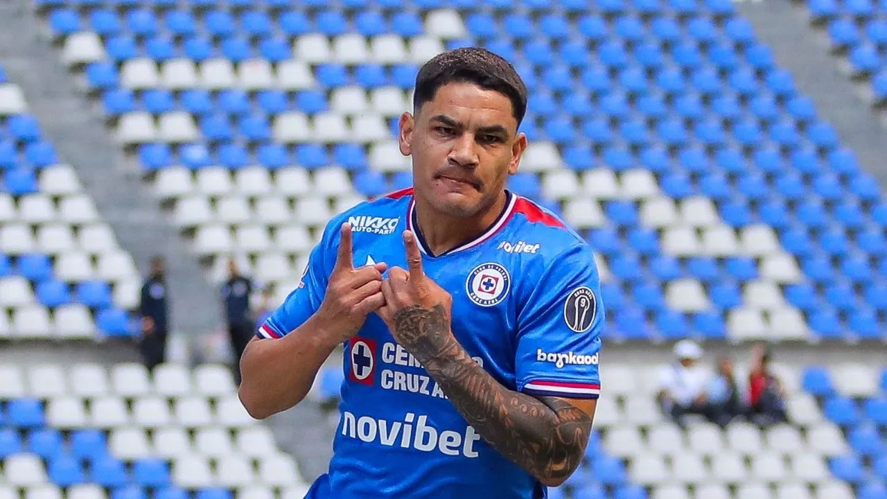 El Toro Fernández fue clave en el triunfo de Cruz Azul ante Atlas.