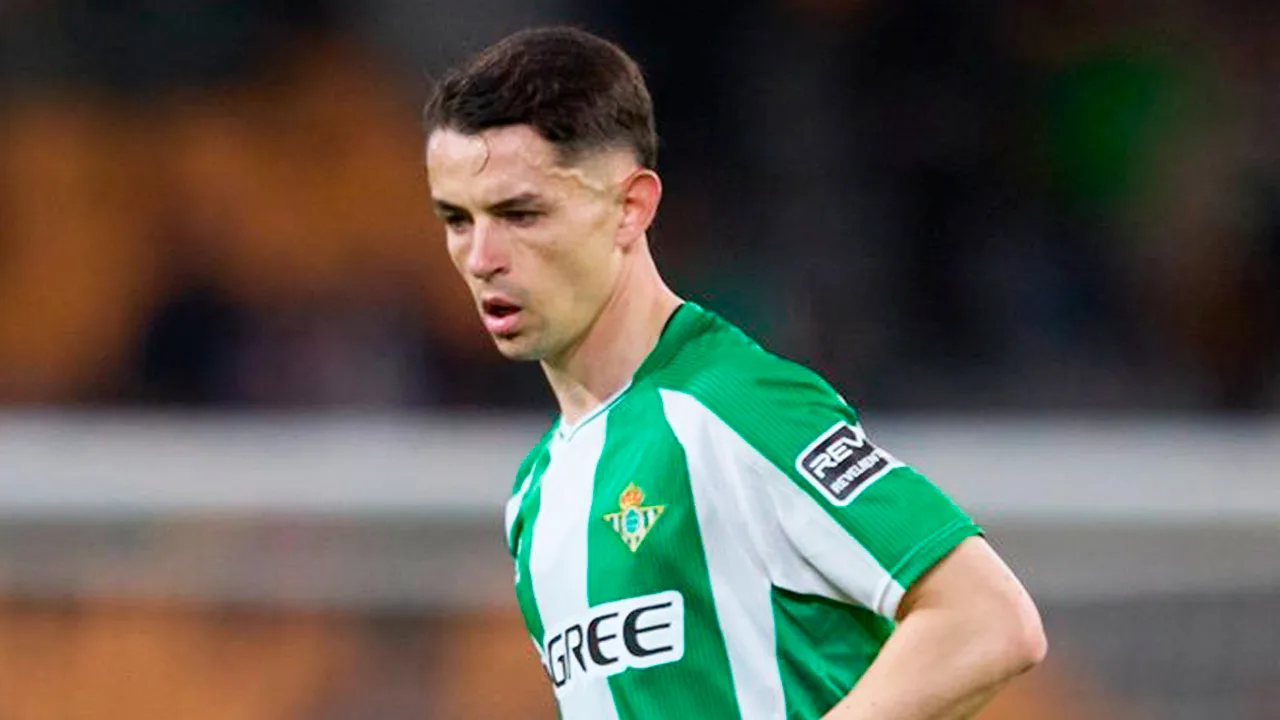 Álvaro Fidalgo recibe críticas tras su debut en Real Betis.