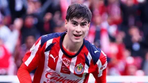 ¿Deja Chivas? Hormiga González es seguido de cerca por importante equipo del futbol europeo