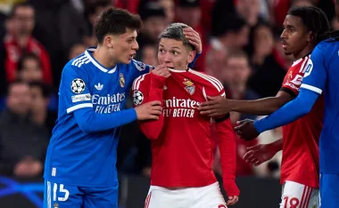 Gianluca Prestianni, Benfica