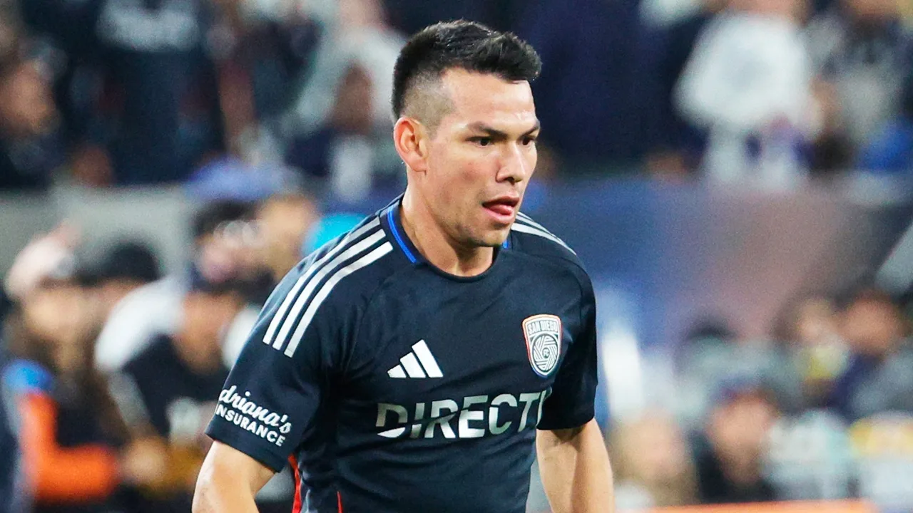 Chucky Lozano recibe apoyo de un ex entrenador suyo.