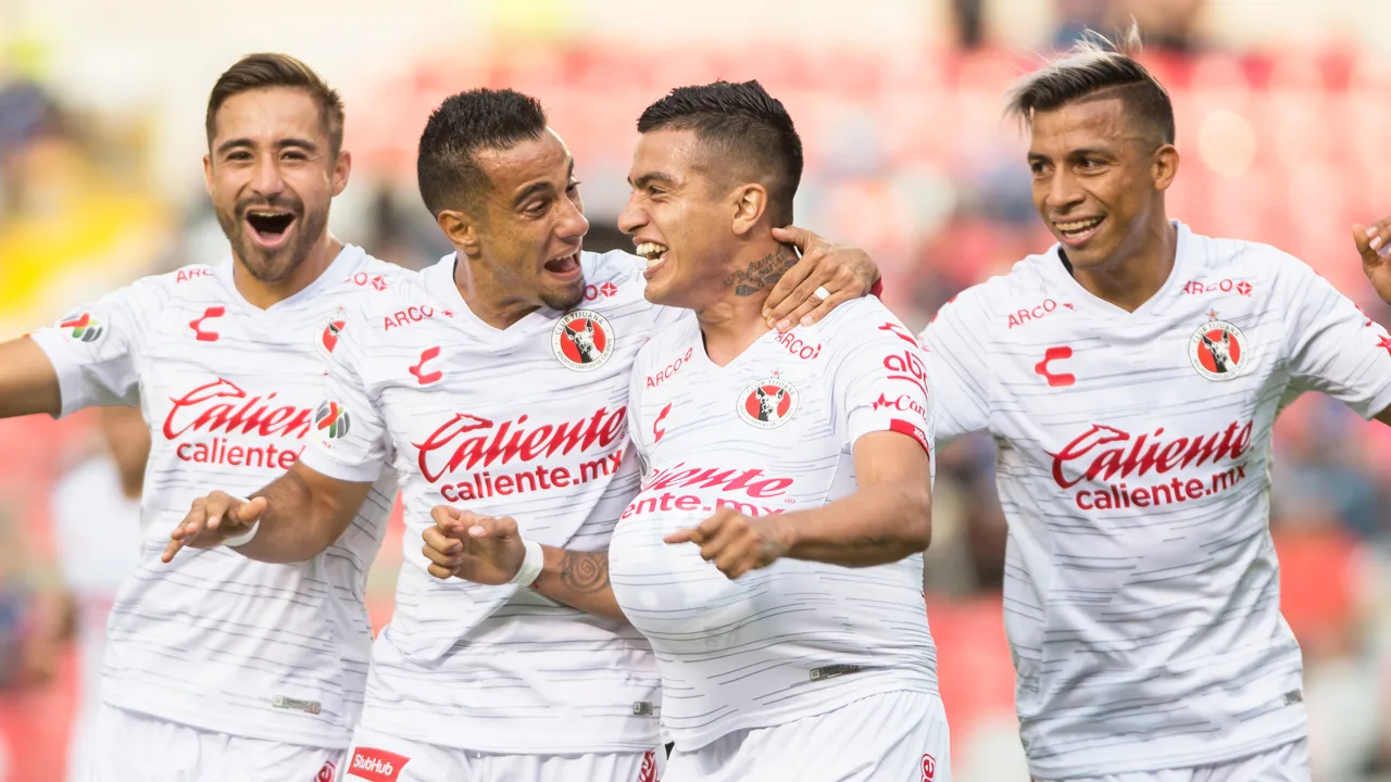 Ex figura de Xolos es grabado vendiendo increíble objeto.