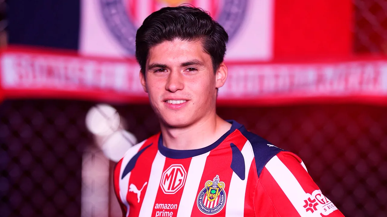 Jonathan Pérez cumple su sueño en las Chivas.