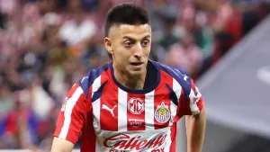 Chivas vs América: Look de los 90s del Piojo Alvarado acapara el Clásico y las redes estallan