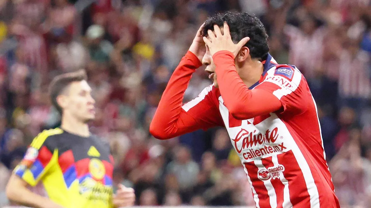 Richard Ledezma festeja triunfo Chivas vs América comiendo tacos