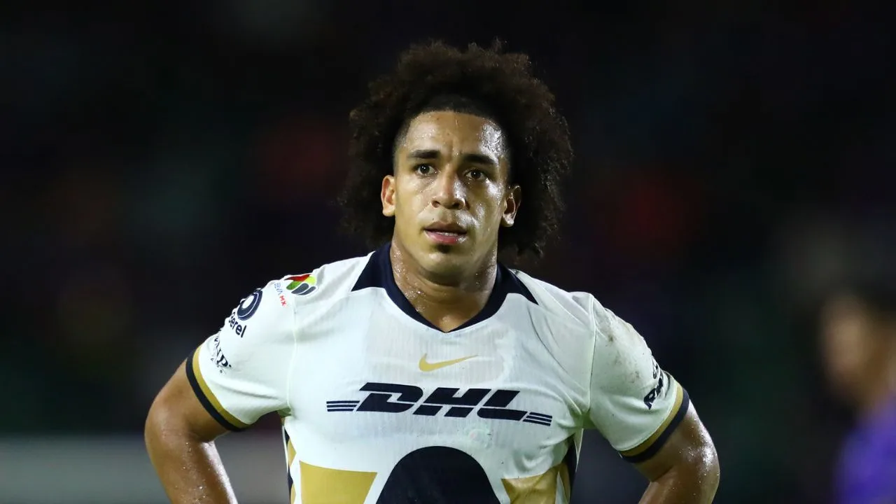 Adalberto Carrasquilla, jugador de Pumas. 