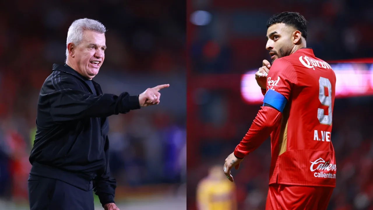 Javier Aguirre, director técnico de la Selección Mexicana, y Alexis Vega, seleccionado mexicano.