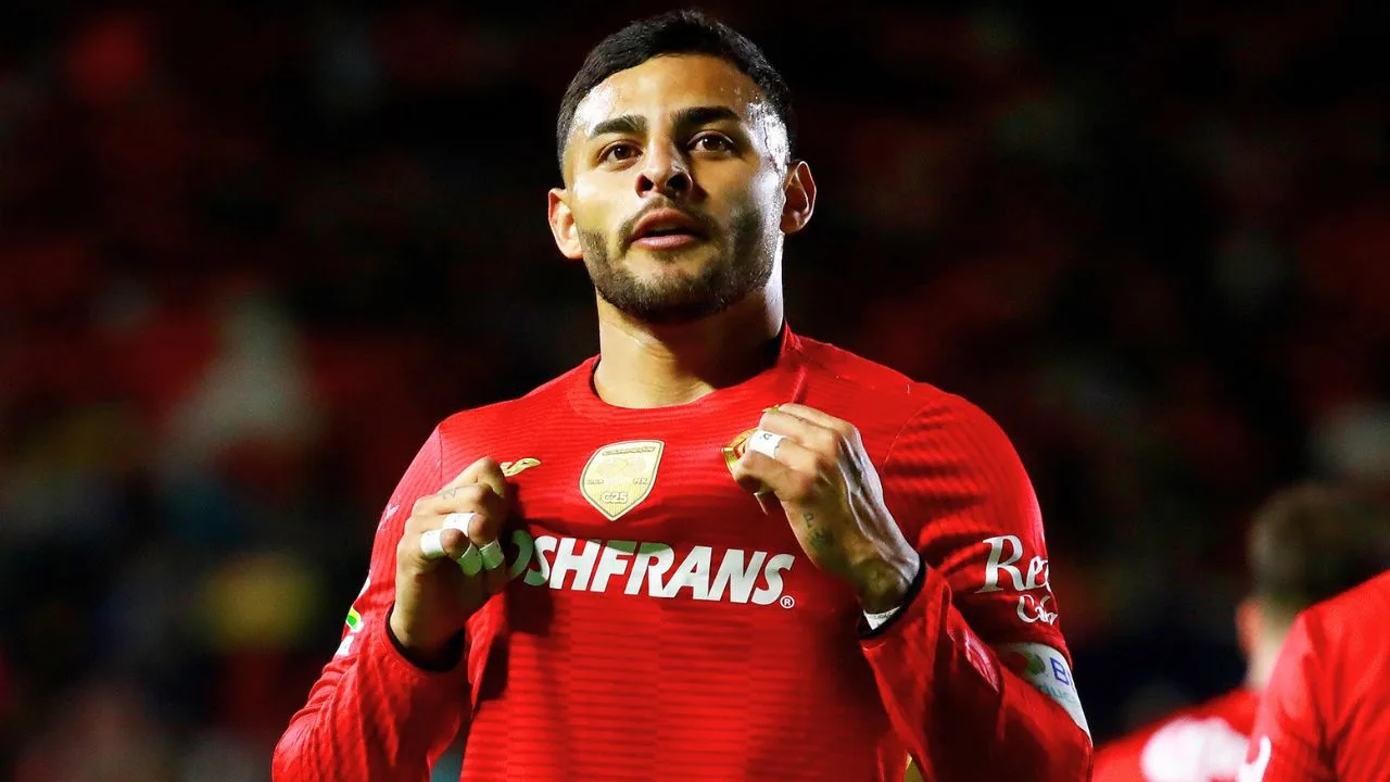 Alexis Vega no jugó contra Chivas pero revelan que reaparecía con Toluca contra poderoso rival.