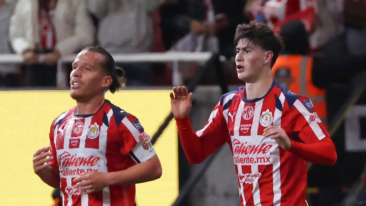 Hormiga González, jugador de Chivas de la Liga MX.