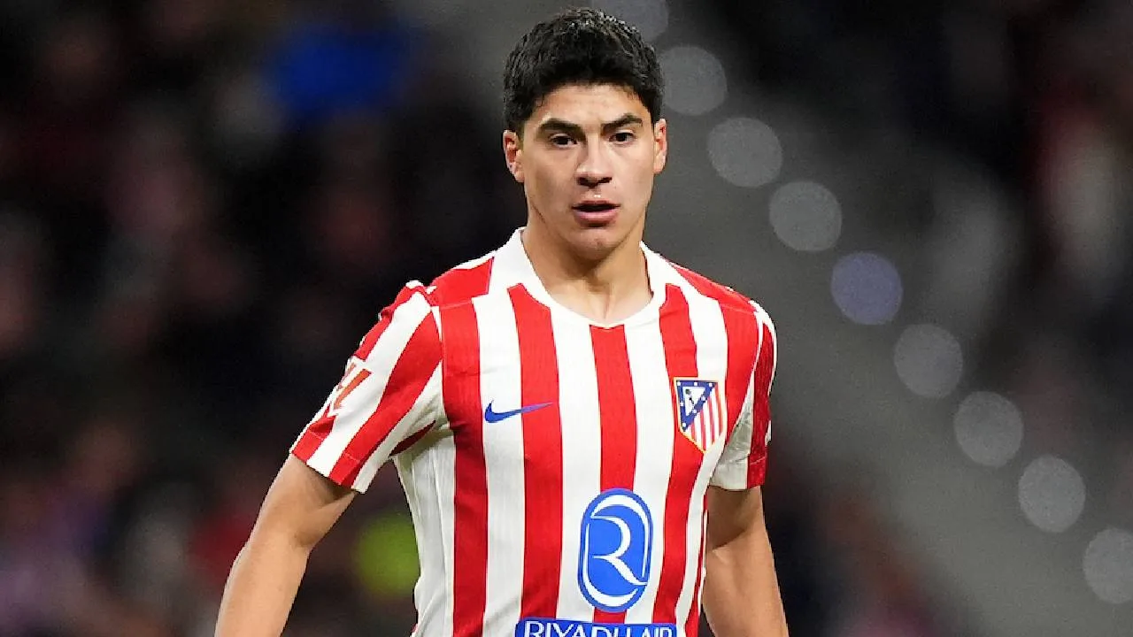 Obed Vargas podría sumar minutos ante los culés.