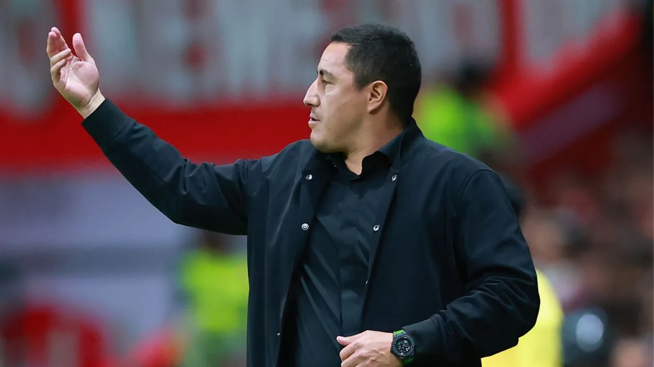 Efraín Juárez, actual DT de Pumas.