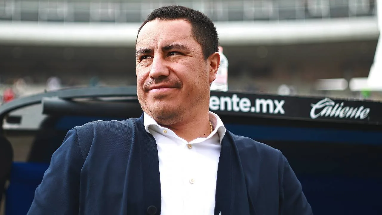 Efraín Juárez, director técnico de Pumas.